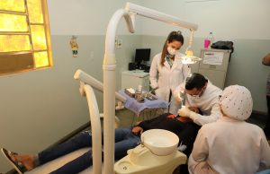 Saúde inicia projeto que leva atendimento odontológico à população aos sábados