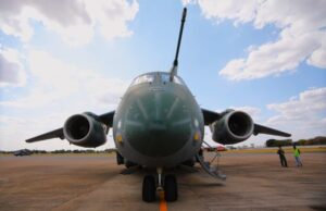 Gigante de 52 toneladas já despejou 334 mil litros de água no Pantanal