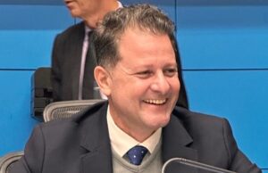 Renato Câmara defende doação de grade niveladora para seis assentamentos de Santa Rita do Pardo