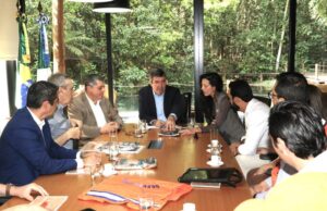 Governo de MS discute parcerias para levar benefícios aos ribeirinhos do Pantanal