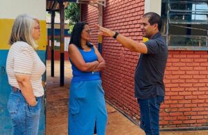 Edson Souza vistoria postos de saúde e escolas durante recesso da Câmara