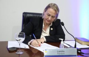Liandra pede agilidade para emissão das carteirinhas para portadores de fibromialgia