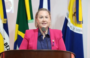 Liandra pede a pavimentação asfáltica no Jardim Pelicano