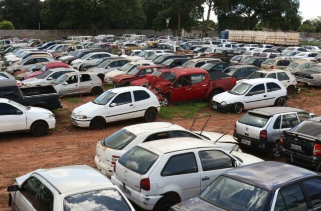 Patio-da-Autotran-credenciada-do-Detran-foto-Rachid-Waqued-1-730x480