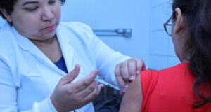 Prefeitura intensifica alerta para vacinação contra influenza às vésperas do inverno
