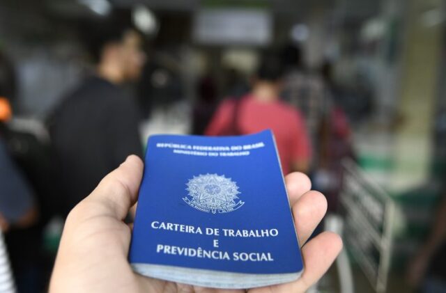 Funtrab-Carteira-de-Trabalho-Foto-Bruno-Rezende-03-730x480