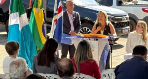 Lia Nogueira defende atendimento 24 horas para mulheres durante lançamento da Sala Lilás