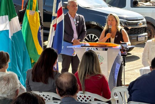Lia Nogueira defende atendimento 24 horas para mulheres durante lançamento da Sala Lilás