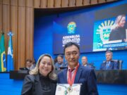 Lia Nogueira (PSDB) homenageia voluntário que transforma vidas por meio do esporte em Dourados