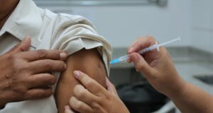 Prefeitura faz Dia D de vacinação contra a gripe neste sábado com atendimento das 13h às 21h