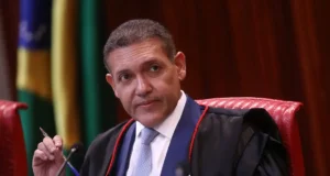 Urna eletrônica é patrimônio da democracia, diz presidente do TSE