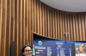 Deputada Gleice Jane comemora avanço da PEC que põe fim à escala 6×1