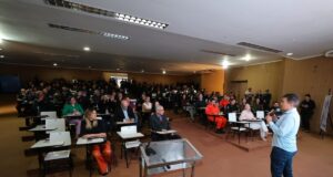 Prefeitura apresenta às forças de segurança, sistema que protege mulheres em situação de risco