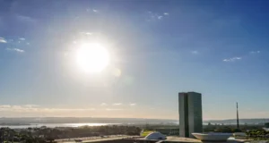 Congresso vota nesta semana fim da escala 6×1 e “taxa das blusinhas”