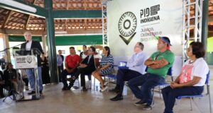 “Toda menina e toda mulher têm direito a uma vida livre de violência”, afirma Fachin em visita a aldeia indígena