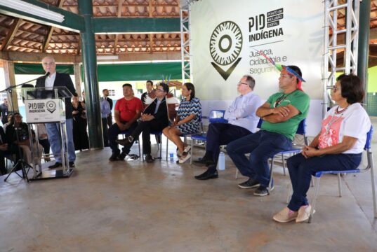 “Toda menina e toda mulher têm direito a uma vida livre de violência”, afirma Fachin em visita a aldeia indígena