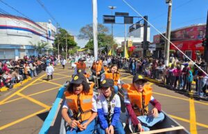 Entidades levam cultura, solidariedade e cidadania ao maior desfile de Dourados