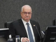 Fachin aguarda explicações de ministros para decidir sobre crise