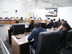 Câmara realiza duas sessões e aprova projetos em primeira e segunda votação