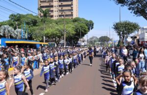 Prefeitura atraí mais de 30 mil pessoas para o desfile cívico-militar de 7 de Setembro