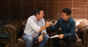 Prefeito se reúne com governador e garante 25 km de recapeamento para Dourados