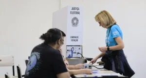 Cerca de 158,7 milhões de eleitores vão às urnas em todo o país