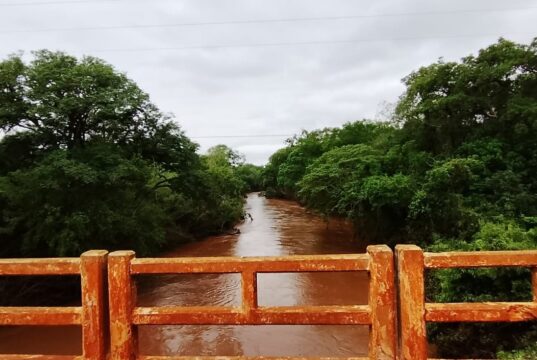 Defesa Civil vistoria nível do Rio Dourados em Itahum e orienta assentados do Amparo